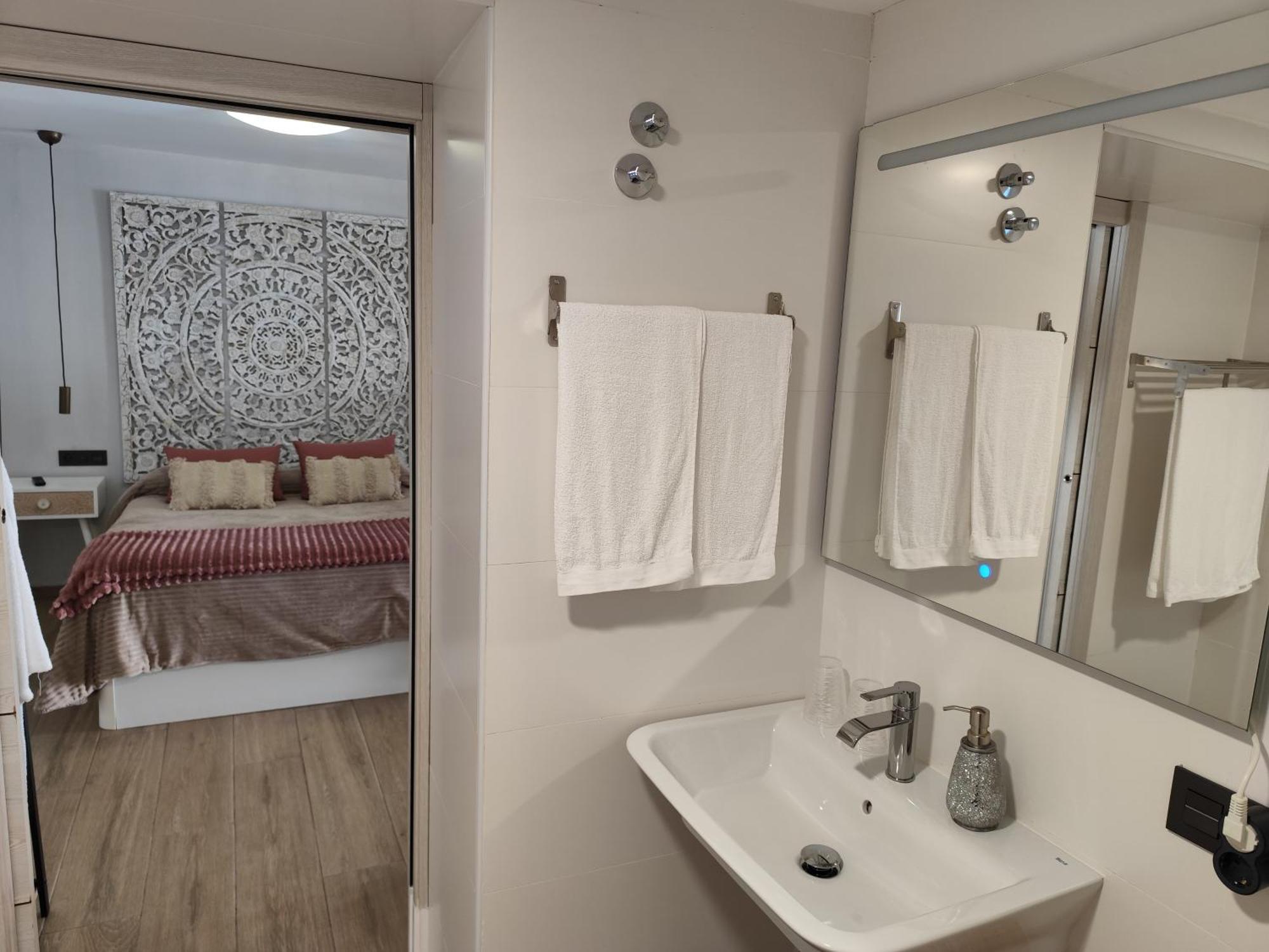De La Haya & Con Jacuzzi, Junto Al Teatro Apartment